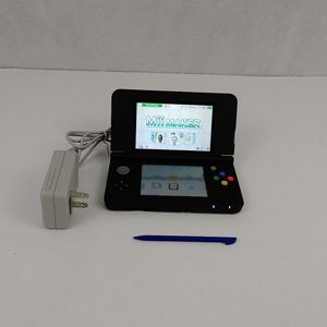 Nintendo console 3DS/DS w charger